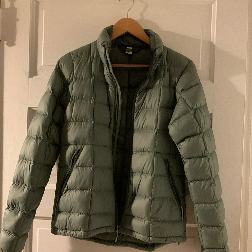 REI Co-Op Women’s 650 Down Zip Up Puffer Jacket Sage Green X-Small